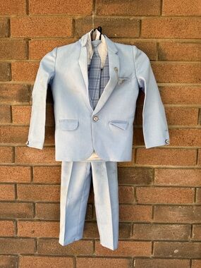 Classic Light Blue Boys Matching Suit Set with Plaid Tie Size 5